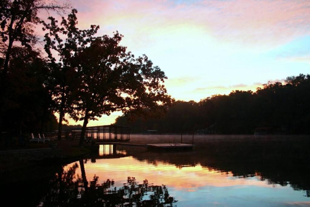 #02 - Unique Lakeside Studio Cottage- Pet Friendly Hot Springs Zewnętrze zdjęcie